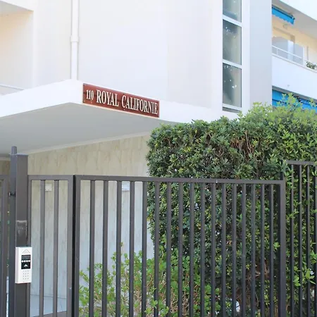 Joli Studio Vue Mer A Cannes, Avec Parking 公寓