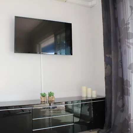 Joli Studio Vue Mer A Cannes, Avec Parking * Cannes