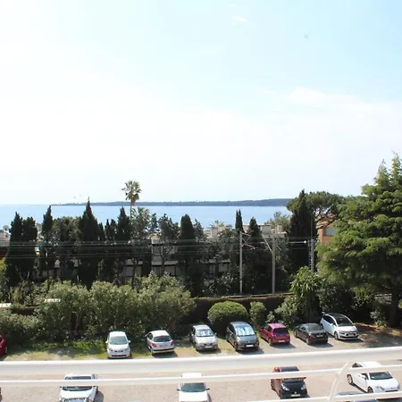 Apartment Joli Studio Vue Mer A Cannes, Avec Parking *
